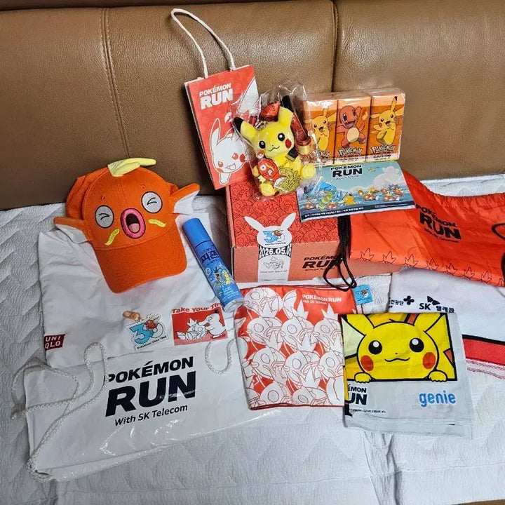 [BUNJANG] Pokemon Run Pikachu Gold Medal Plush Set with Magikarp Hat / 포켓몬런 피카츄 금메달 인형 잉어킹 모자 세트