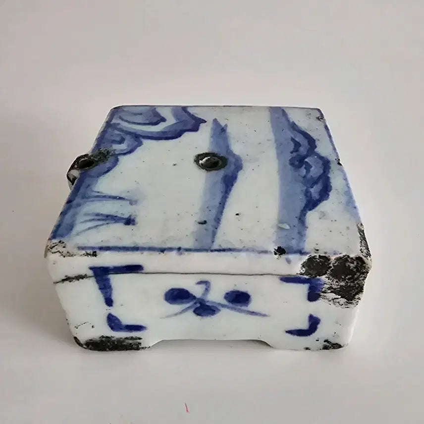 [BUNJANG] Joseon Dynasty White Porcelain Celadon Landscape Square Inkstone Water Dropper / [연적] 조선시대 백자 청화 산수문 사각 연적