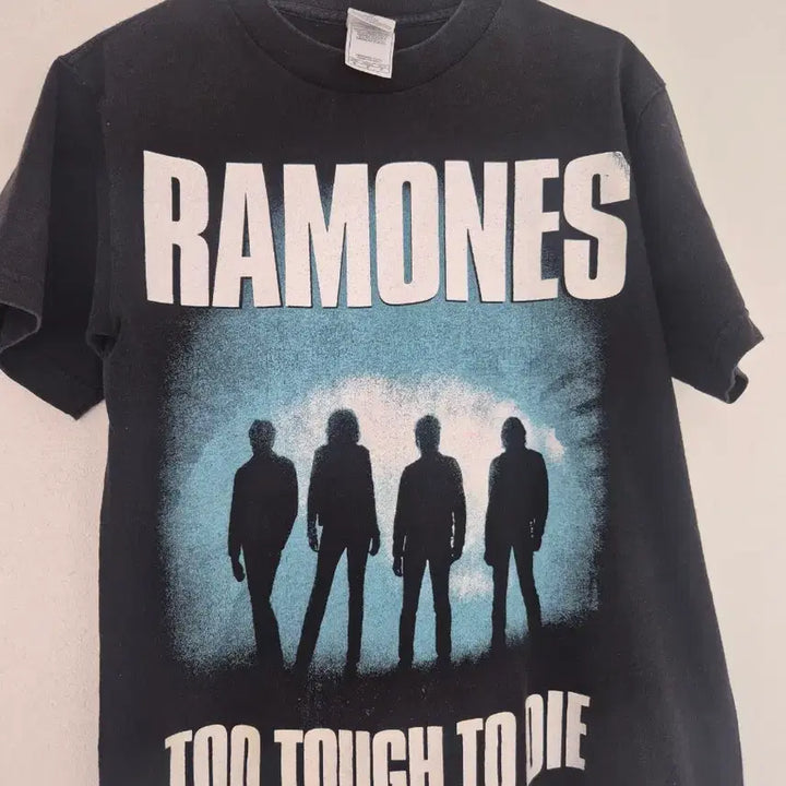 [BUNJANG] Ramones 90s Vintage US Rock Band T-Shirt Size 95 / RAMONES 라몬즈 90s후반 미국 빈티지 락 밴드 티셔츠 사이즈 95