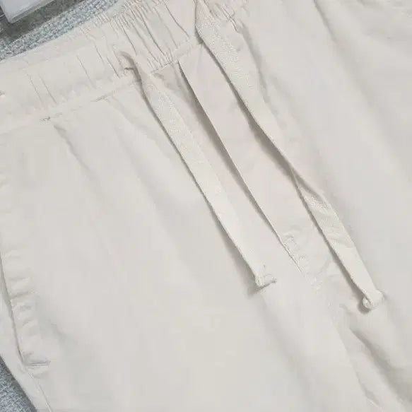 [BUNJANG] JEEP Beige Banding Cargo Pants / [26~27]지프(JEEP) 베이지 밴딩 여성 카고 바지(거의 새옷)