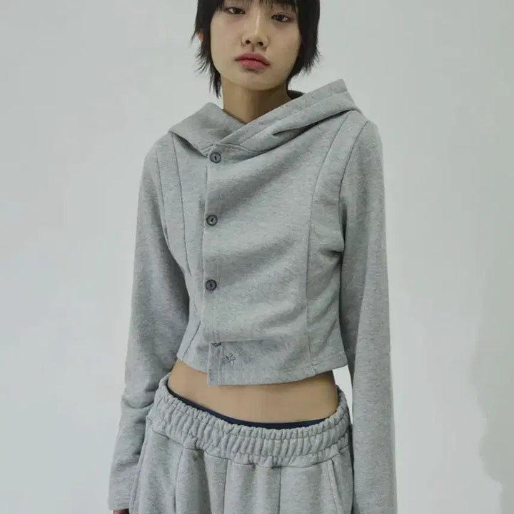 [BUNJANG] Slickglow Small Logo Shirring Hood Top (Gray/Black) / 마지막 가격) 슬릭글로우 스몰 로고 사이드 버튼 셔링 후드탑 그레이/블랙