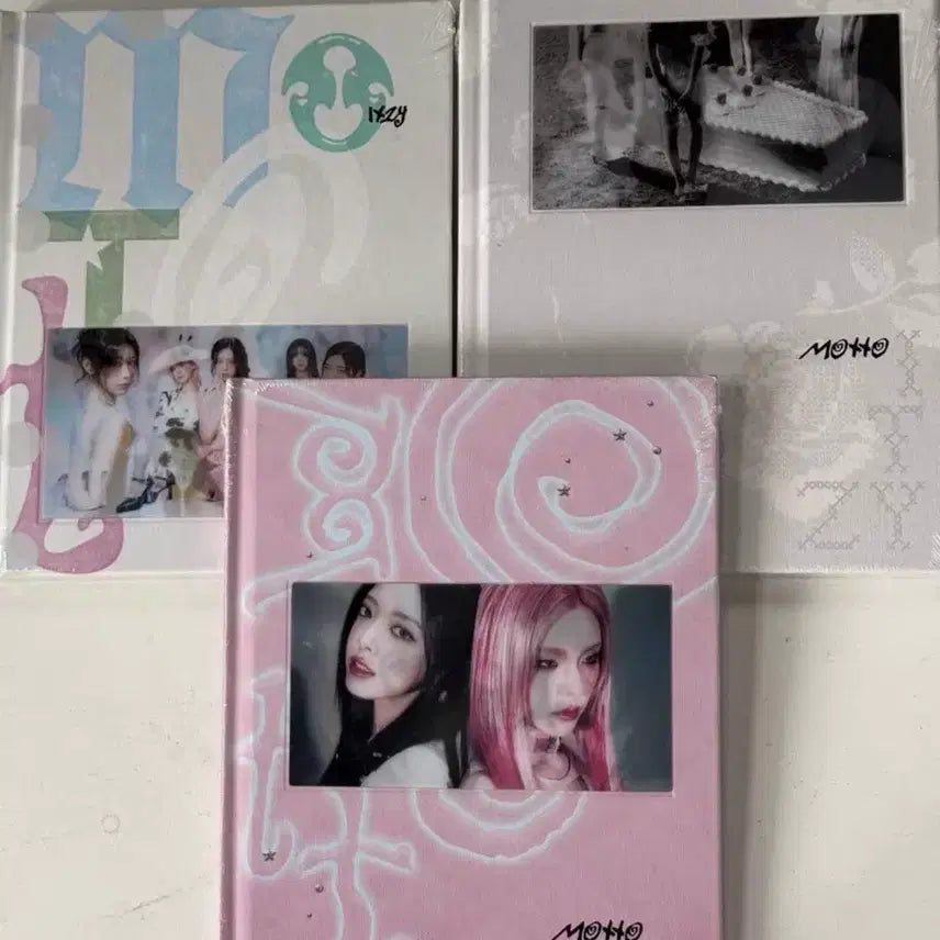 [BUNJANG] ITZY MOTO Unsealed Album Photobook Set / 현물 있지 모토 미개봉 앨범 포토북 세트 itzy