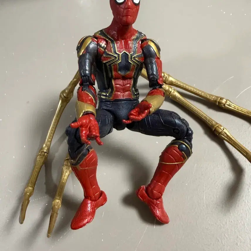 [BUNJANG] Hasbro Marvel 80th Anniversary Spider-Man Infinity War Figure / 마블레전드 스파이더맨 해즈브로 마블 80주년 인피니티워 피규어