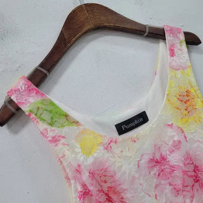 [BUNJANG] Pumpkin Floral Sleeveless Blouse / pumpkin 플로럴 나시 블라우스