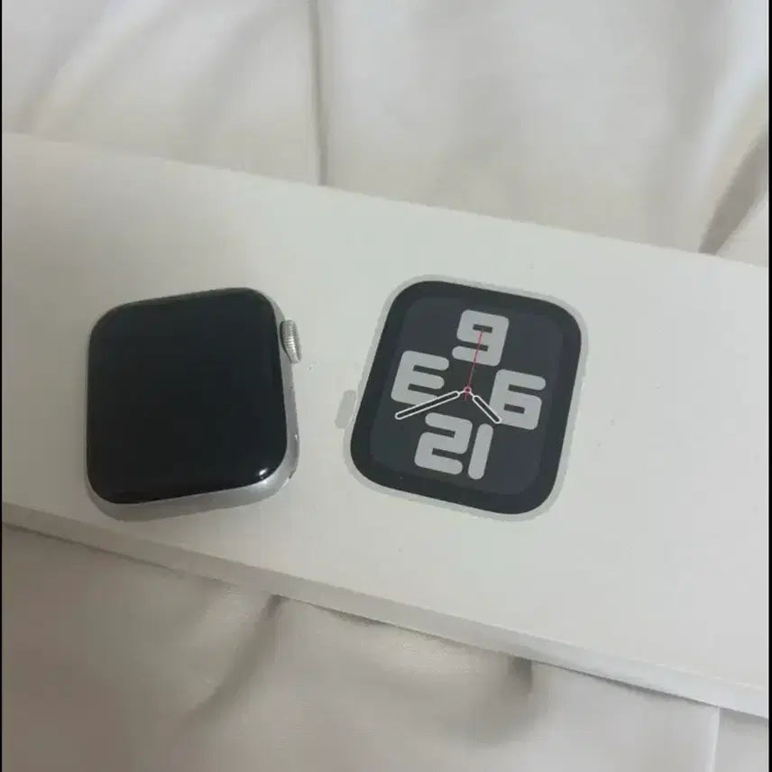 [BUNJANG] Apple Watch SE 2nd Gen 40mm Aluminum Case GPS Silver / 급처! 애플워치 se2 40mm 풀박스