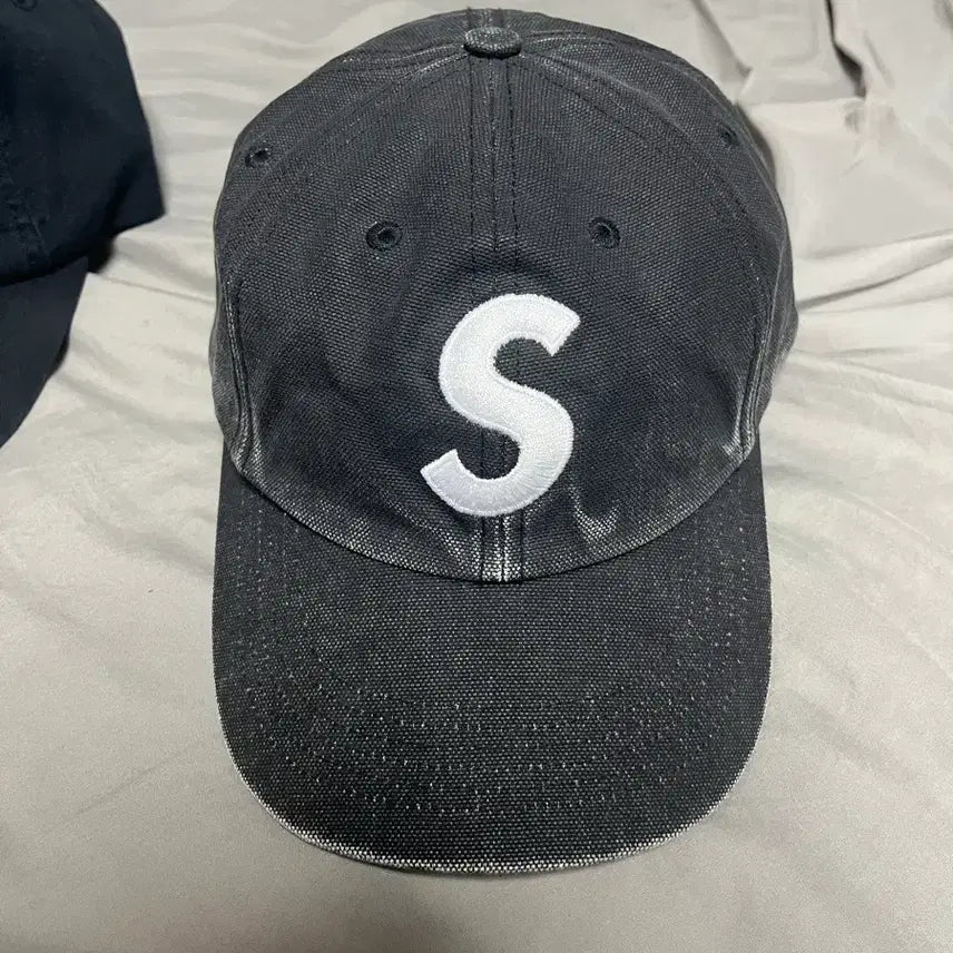 [SOLD OUT] 슈프림 S로고 피그먼트 캡
