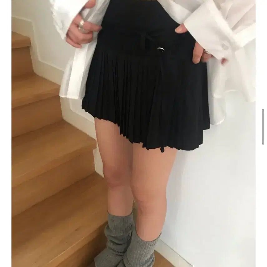 [SOLD OUT] 드윌 아키텍트 플리츠 스커트 마크들리