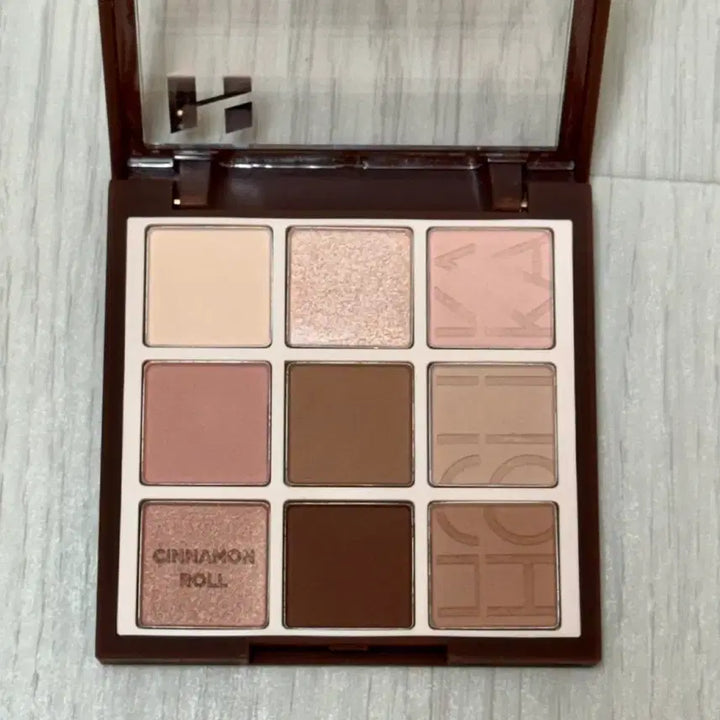 [BUNJANG] Holika Holika My Fave Mood Eye Palette Cinnamonroll / 홀리카홀리카 마이페이브 무드 아이 팔레트 시나몬롤