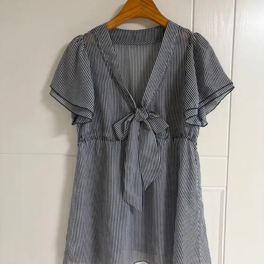 [SOLD OUT] (일본 수입 빈티지)반팔 블라우스 쉬폰 프릴 스트라이프 리본 M