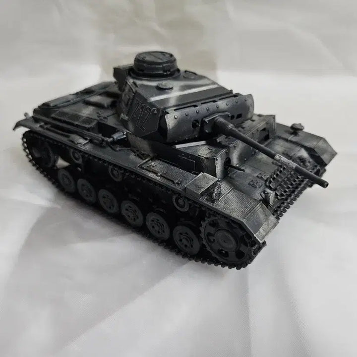 [BUNJANG] 1/35 Scale Panzer III Tank Plastic Model Kit - Assembled and Painted / 급처 처분 3호 전차 1/35 전차 프라모델 완성작