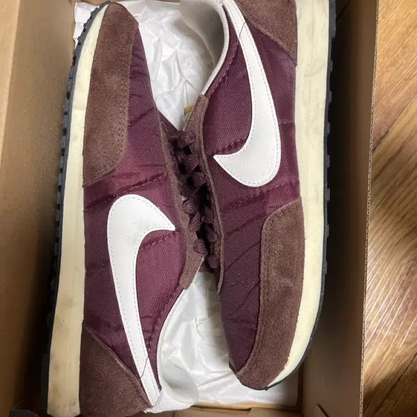 [BUNJANG] Nike Waffle Trainer 2 SE Burgundy Crush / 나이키 와플 트레이너 2 SE 버건디 크러쉬 270
