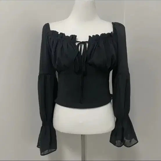 [BUNJANG] Black Square Neck Puff Sleeve Blouse / 블랙 스퀘어넥 퍼프소매 블라우스