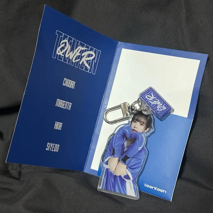 [BUNJANG] QWER Woori Bank Cho-dan Limited Edition Keyring / Qwer 우리은행 쵸단 키링