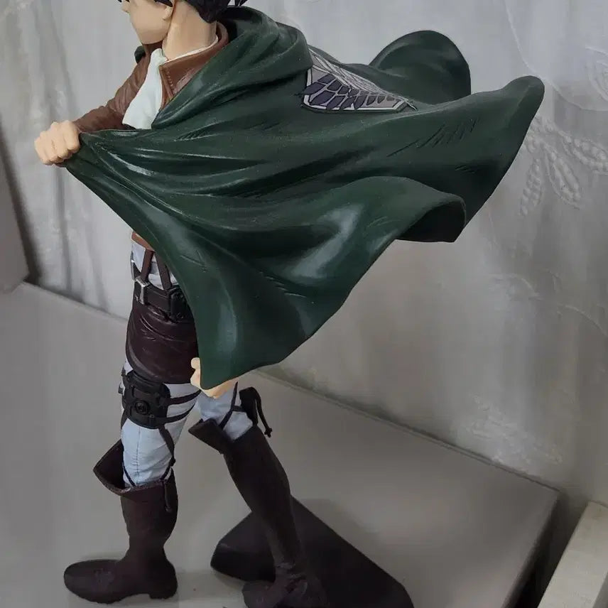 [BUNJANG] Attack on Titan Grandista Levi Figure / 진격거 진격의거인 그란디스타 리바이 피규어