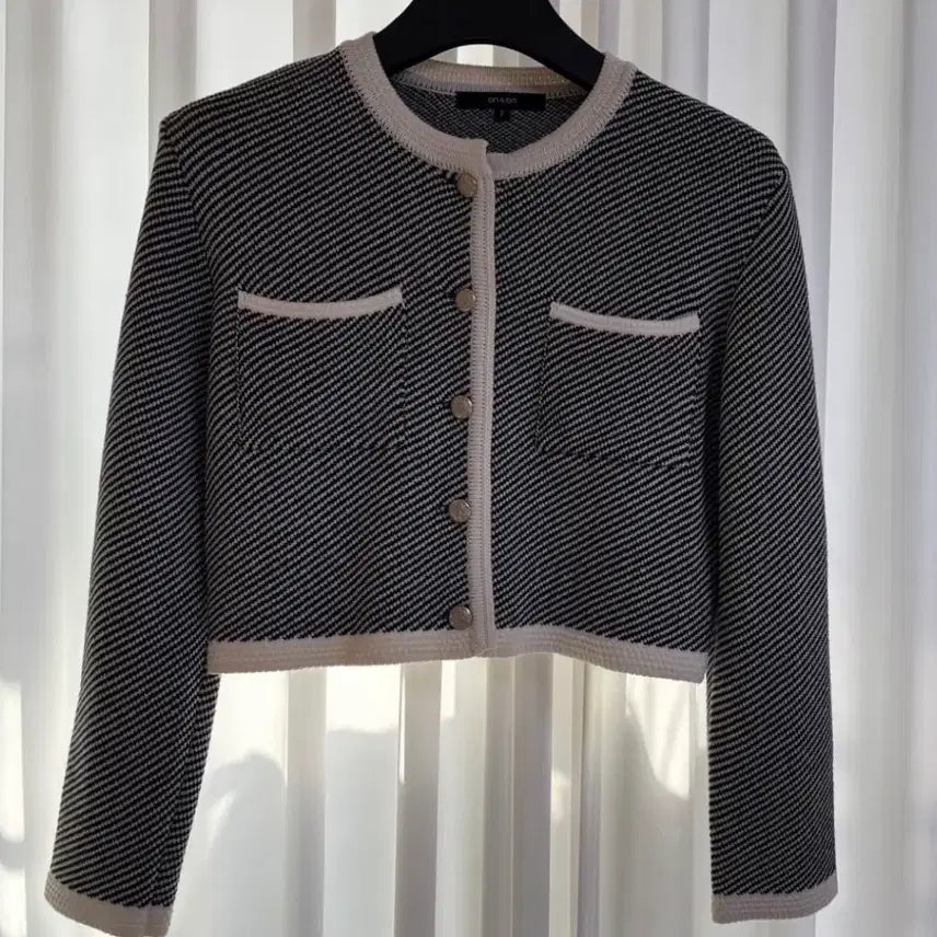 [BUNJANG] ON&amp;ON Diagonal Striped Cardigan - Black / 온앤온 diagonal striped cardigan - black