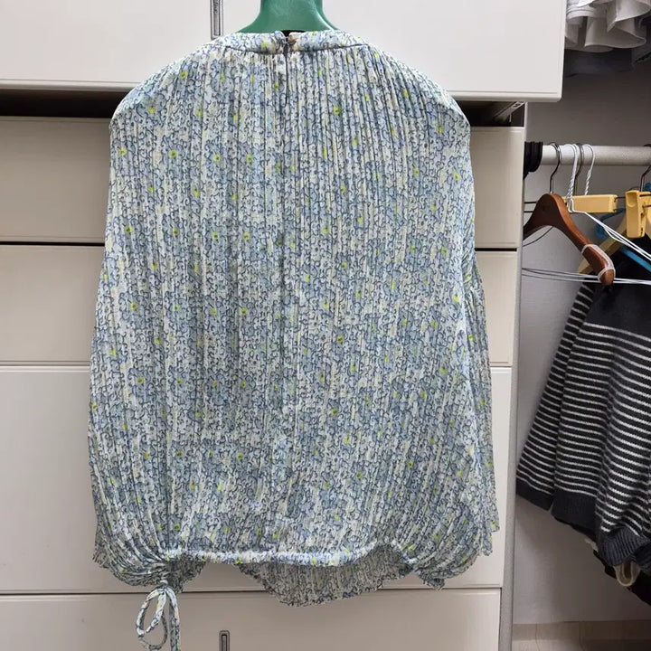 [BUNJANG] Atte Vanessa Bruno Pleated Blouse / 아떼 바네사브루노 플리츠브라우스38