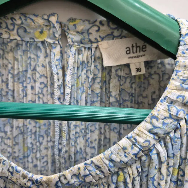 [BUNJANG] Atte Vanessa Bruno Pleated Blouse / 아떼 바네사브루노 플리츠브라우스38