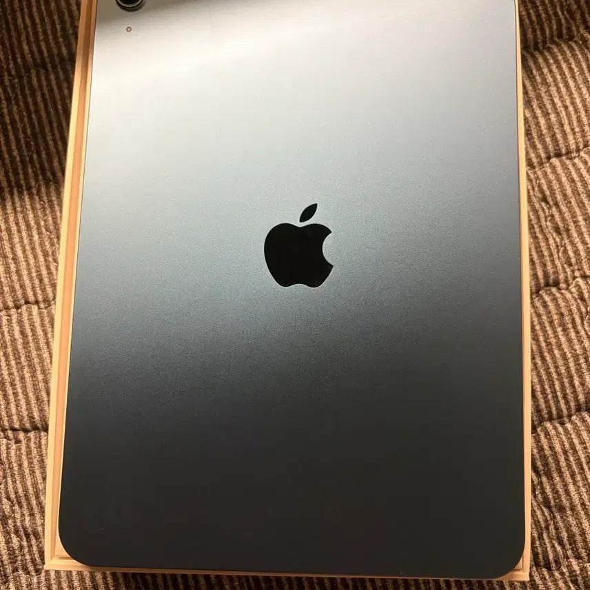 [BUNJANG] Apple iPad Air 5th Gen (Blue) 128GB Unsealed / 아이패드 a16(blue)128기가 개봉만하고 사용X