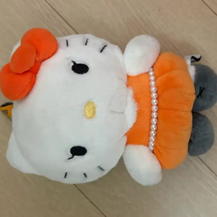 [BUNJANG] BLACKPINK Jisoo Kitty Orange Version Doll / 지수 키티 주황색 판매 (사진 그대로판매),(고리,박스,카드 없음)