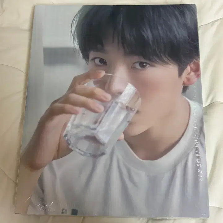 [BUNJANG] Yushi Photobook (One Summer Wish) / 유우시 포토북(원써머위시)