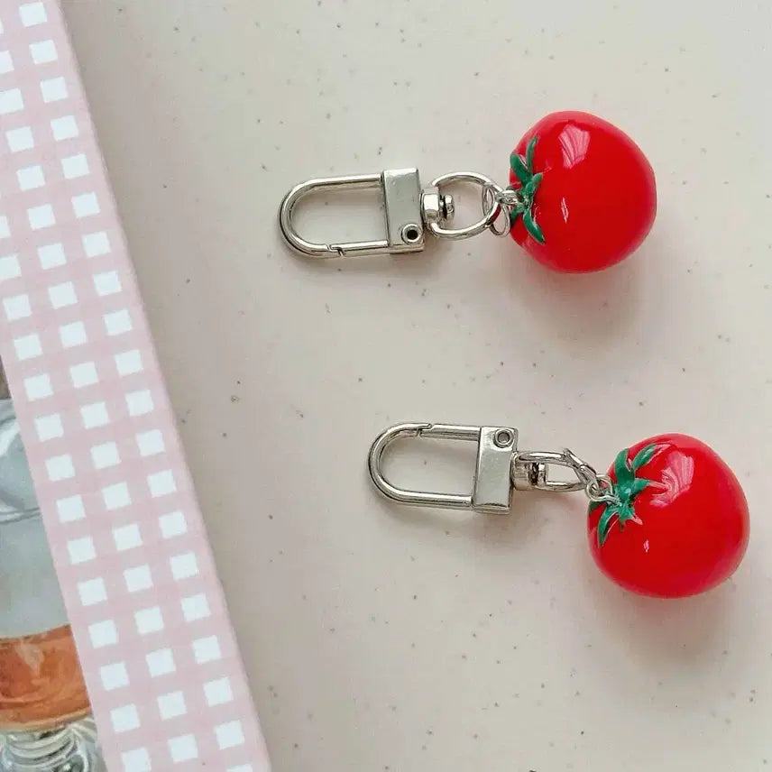 [BUNJANG] Red Tomato Charm Keychain / 토마토 파츠 키링 / 과일 야채 채소 행운 빨강 레드 백참 열쇠고리