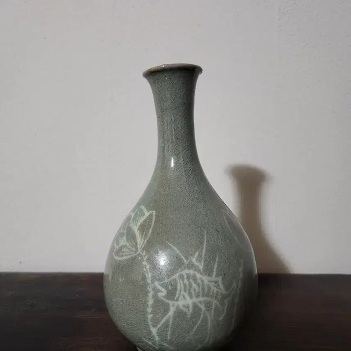 [BUNJANG] Rare Irregular Celadon Vase with White Inlay Floral and Grass Motifs / [희소성 높은 비정형] 고려청자의 멋을 담은 백상감 연화수초어문 주병