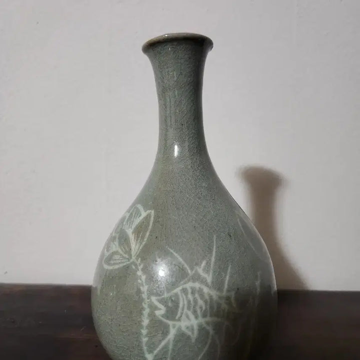 [BUNJANG] Rare Irregular Celadon Vase with White Inlay Floral and Grass Motifs / [희소성 높은 비정형] 고려청자의 멋을 담은 백상감 연화수초어문 주병