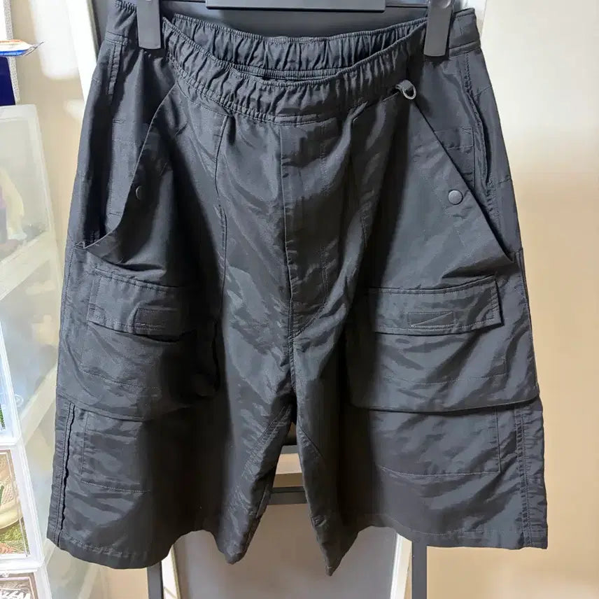 [BUNJANG] Politeru Front Cargo 1/2 Pants Black L / 폴리테루 프론트 카고 1/2 팬츠 블랙 L