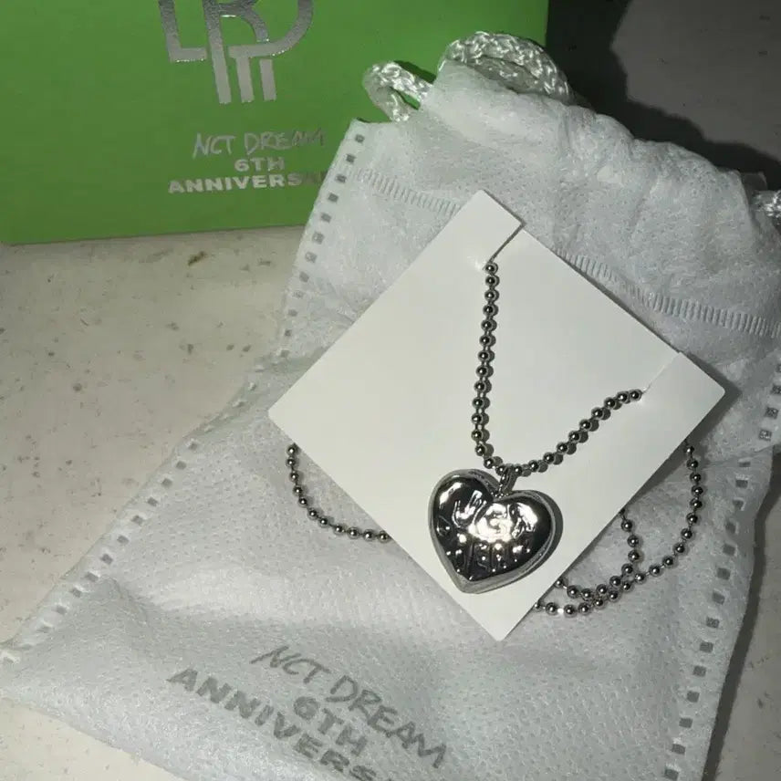 [BUNJANG] NCT Dream Jeno 6th Anniversary Necklace Photocard Excluded / 제노 엔시티 드림 6주년 목걸이 단순개봉 포카x