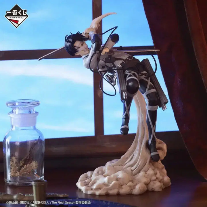 [BUNJANG] Attack on Titan Levi Figure B Prize Opened / 진격거 쿠지 땅울림 리바이 피규어 B상 개봉