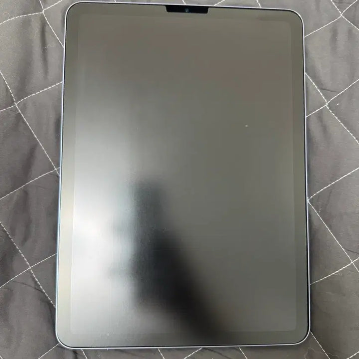 [BUNJANG] Apple iPad Air 5th Gen Wi-Fi 64GB with Case / 아이패드 에어 5세대 와아파이 64GB + 케이스