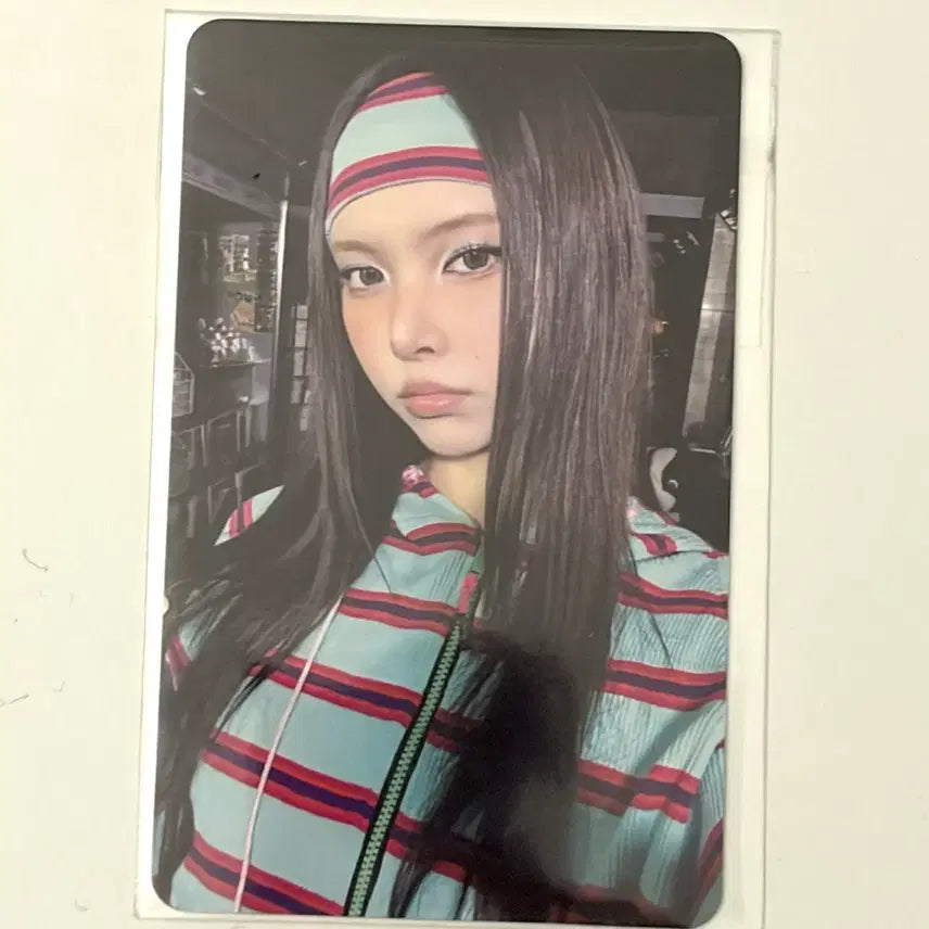 [BUNJANG] ILLIT Yoona Photocard / 아일릿 윤아 포토카드