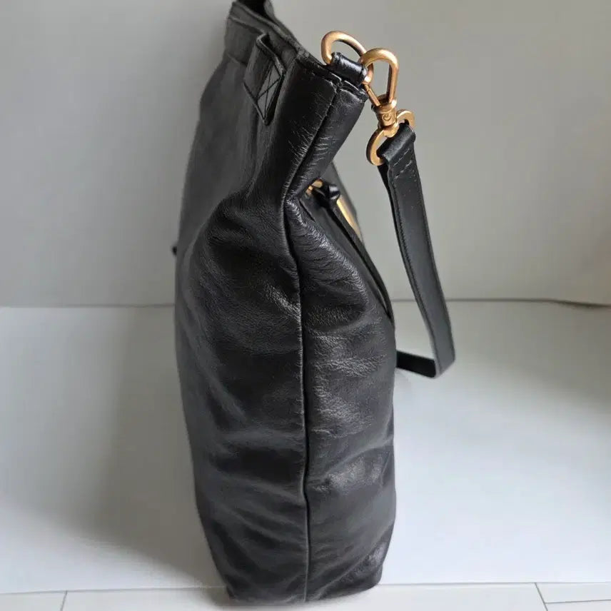 [SOLD OUT] 쿠론 천연가죽 빅 숄더백 블랙 (남녀공용)