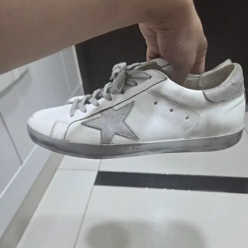 [BUNJANG] Golden Goose Superstar Silver Sparkle Sneakers (Size 40) / 골든구스 슈퍼스타 실버스파클40