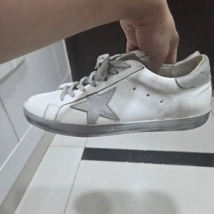 [BUNJANG] Golden Goose Superstar Silver Sparkle Sneakers (Size 40) / 골든구스 슈퍼스타 실버스파클40