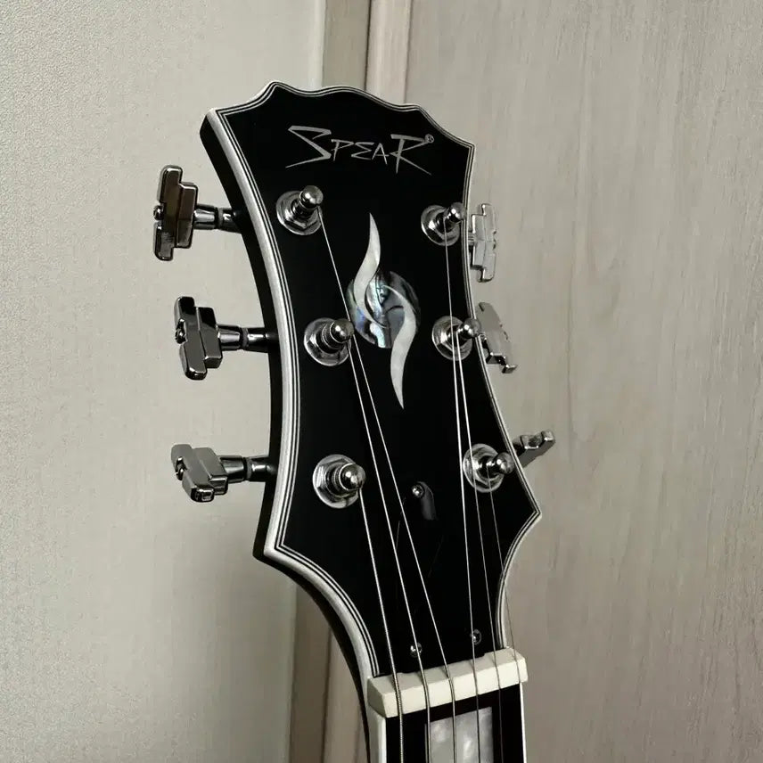 [BUNJANG] Spear Les Paul RD-250A SF Electric Guitar with Reunion Blues Les Paul Case / 스피어 레스폴 (RD-250A SF) + 리유니온블루스 레스폴 케이스