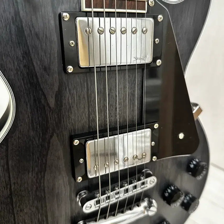[BUNJANG] Spear Les Paul RD-250A SF Electric Guitar with Reunion Blues Les Paul Case / 스피어 레스폴 (RD-250A SF) + 리유니온블루스 레스폴 케이스