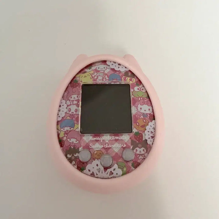 [SOLD OUT] 다마고치 미츠 산리오 레드 + 핑크 케이스