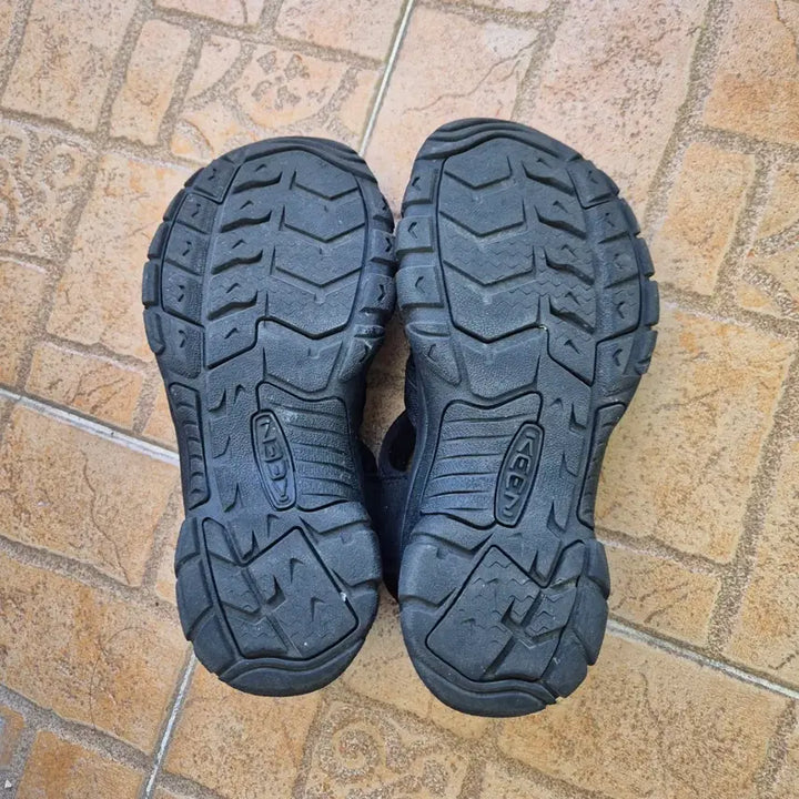 [BUNJANG] KEEN 240mm Sport Sandals / KEEN 킨 샌들