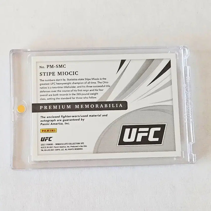 [BUNJANG] Stipe Miocic Signed UFC Championship Fight-Worn Material Card / UFC 스티페 미오치치 친필 싸인카드(오토)