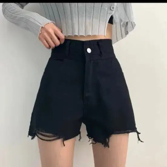 [SOLD OUT] 에이블리 지그재그 블랙 컷팅 데님 데미지 숏팬츠