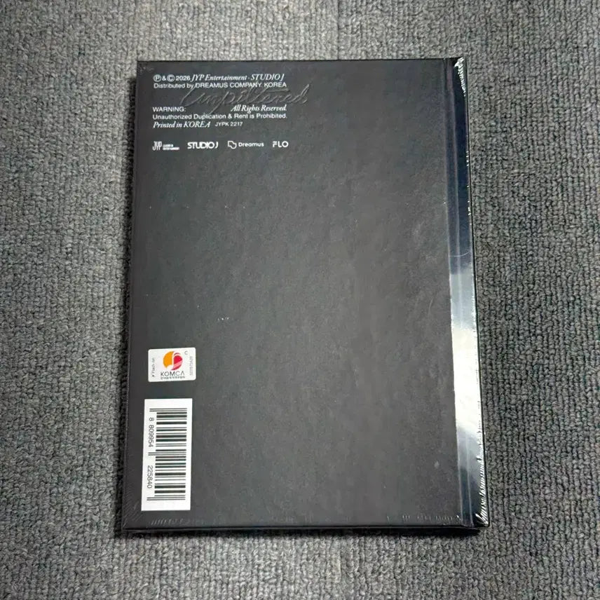 [BUNJANG] DAY6 Young K Unpiltered Photobook Album + Confetti / [미개봉] 원필 포토북 앨범 Unpiltered + 원필 컨페티