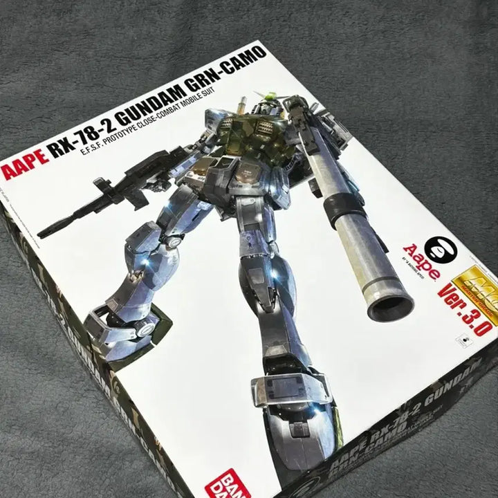 [BUNJANG] MG AAPE x First Gundam MG 3.0 Model Kit with Delphi Decal / [MG] AAPE 퍼스트건담 MG 3.0 (+델피데칼)