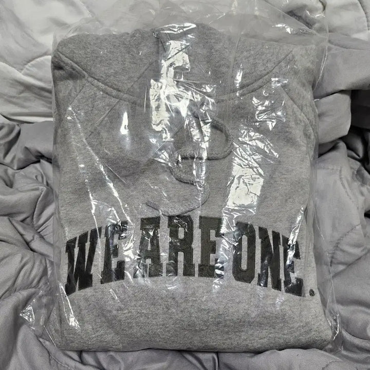 [BUNJANG] EXO WE ARE ONE Hoodie (New) / 새상품(포카제외) EXO 엑소 위아원 후드