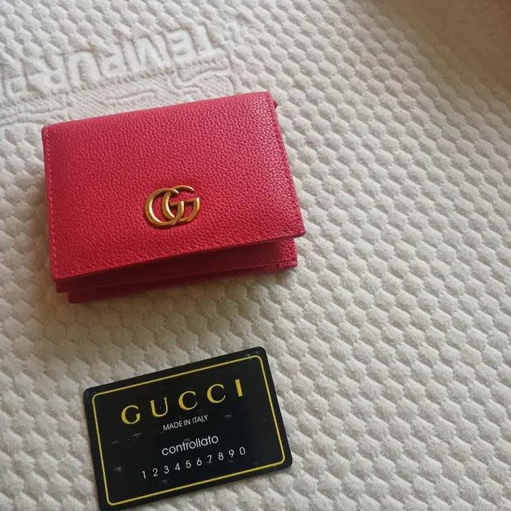 [BUNJANG] Gucci Red Leather Wallet with Gold GG Logo / 구찌 지갑 레드
