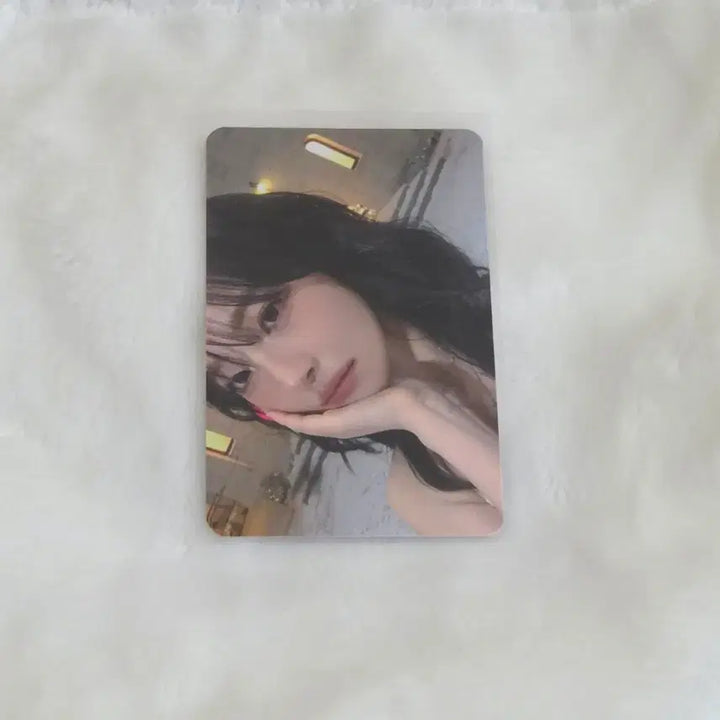 [BUNJANG] fromis_9 Baek Ji-heon White Drawing Studio Photocard / 프로미스나인 백지헌 하얀그리움 공방 포카 판매
