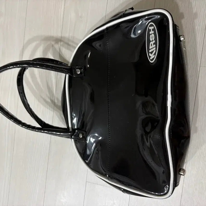[SOLD OUT] 키르시 에나멜 볼링백 블랙
