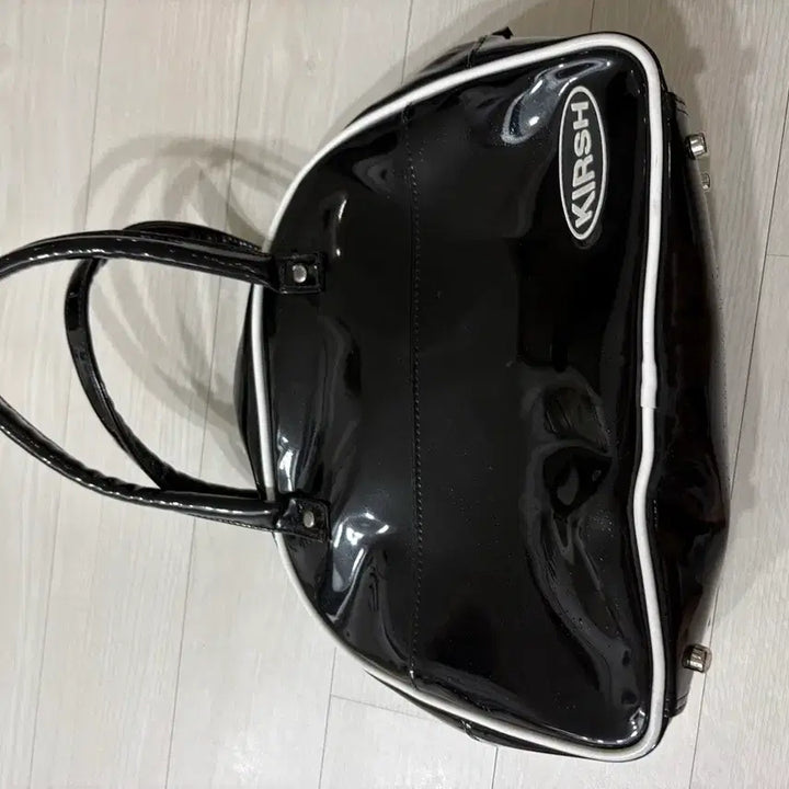 [SOLD OUT] 키르시 에나멜 볼링백 블랙