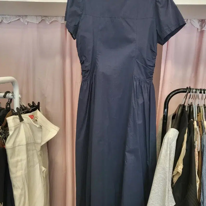 [SOLD OUT] 네이비색 퍼프소매 셔링 원피스