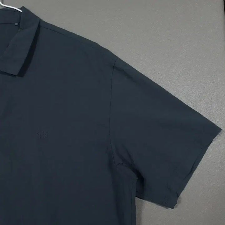 [BUNJANG] KOLON SPORT 22SS Nylon Short Sleeve Polo Shirt Khaki / 100) 코오롱스포츠 신형 22ss 나일론 폴로 셔츠 반팔 카라티 카키